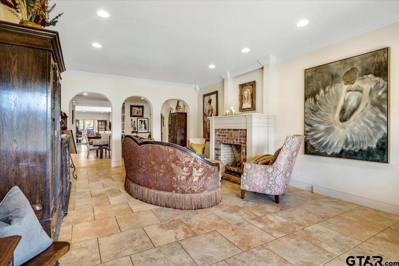 Mineola, Wood, 75773, United States, 4 Bedrooms Bedrooms, ,5 BathroomsBathrooms,Residential,For Sale,1967457