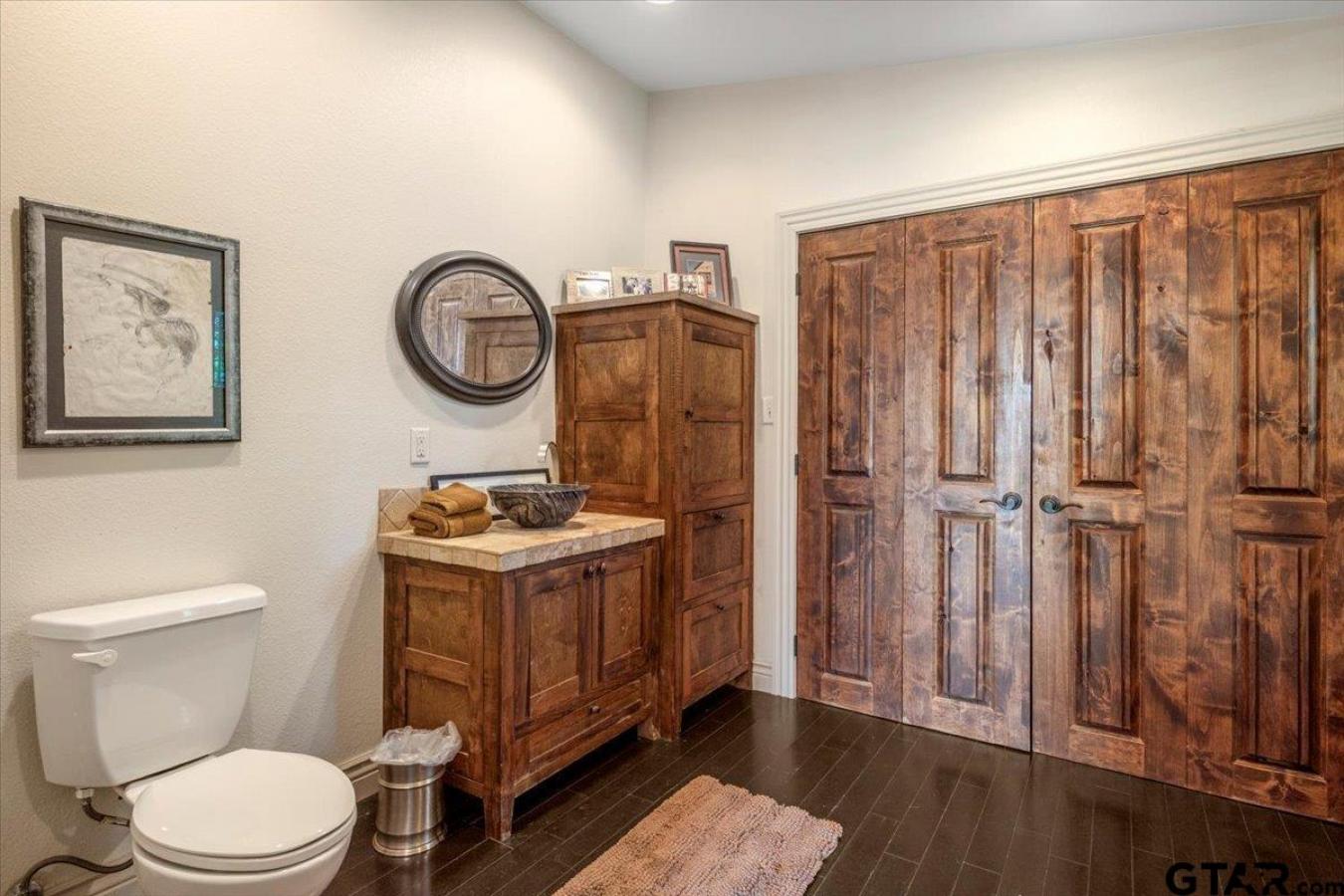 Mineola, Wood, 75773, United States, 4 Bedrooms Bedrooms, ,5 BathroomsBathrooms,Residential,For Sale,1967457