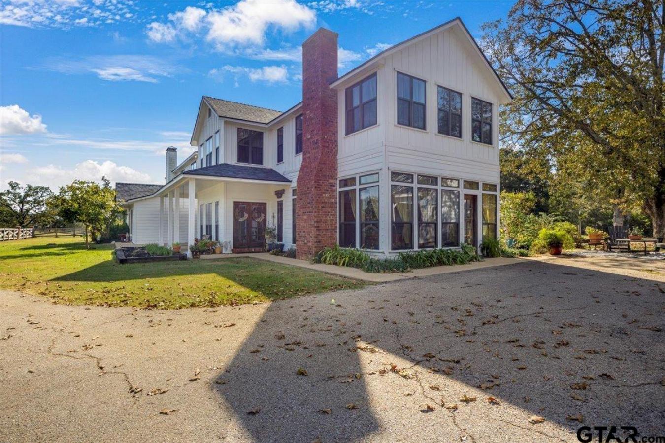 Mineola, Wood, 75773, United States, 4 Bedrooms Bedrooms, ,5 BathroomsBathrooms,Residential,For Sale,1967457