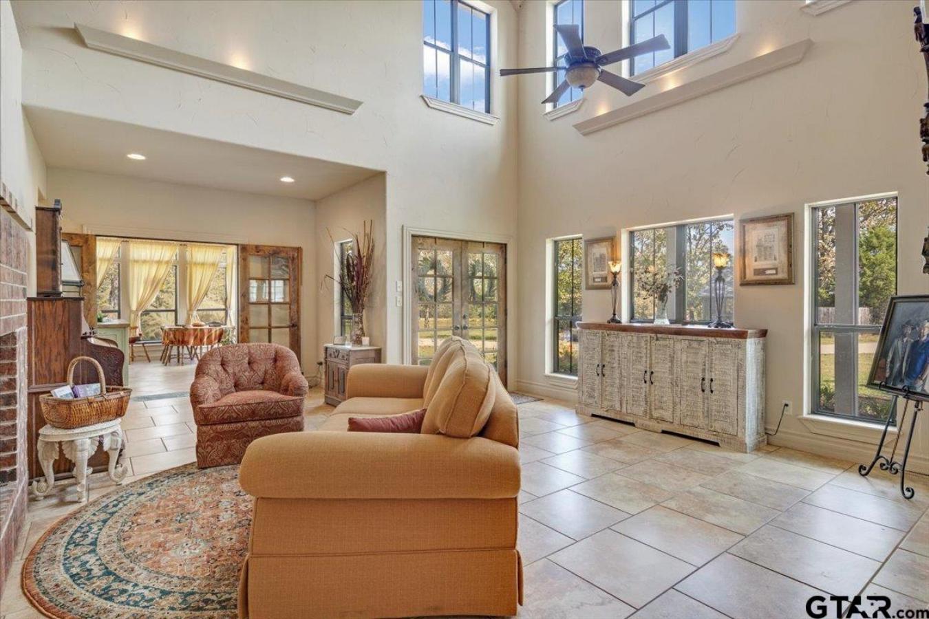 Mineola, Wood, 75773, United States, 4 Bedrooms Bedrooms, ,5 BathroomsBathrooms,Residential,For Sale,1967457