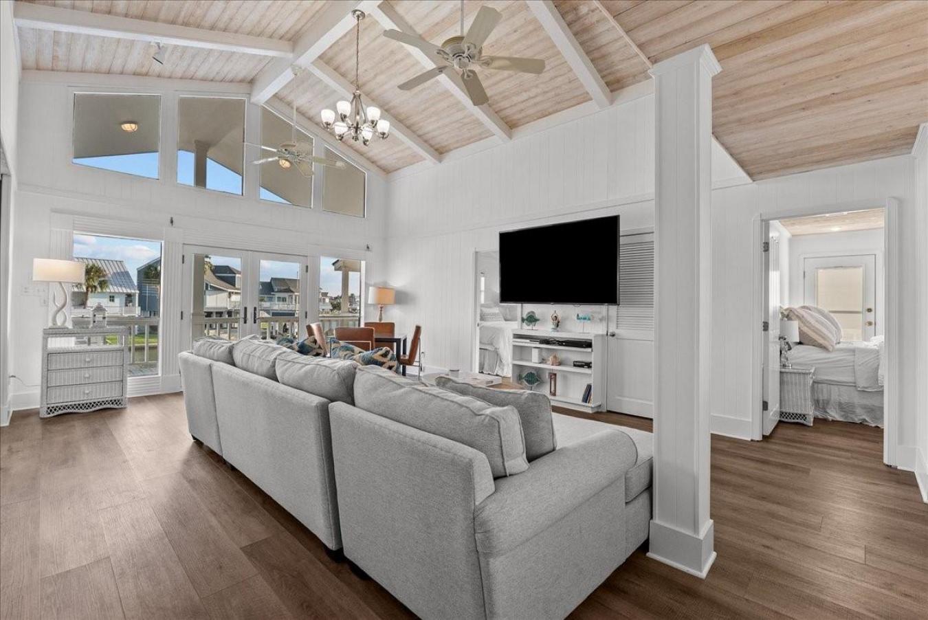 Galveston, Galveston, 77554, United States, 4 Bedrooms Bedrooms, ,3 BathroomsBathrooms,Residential,For Sale,1967452