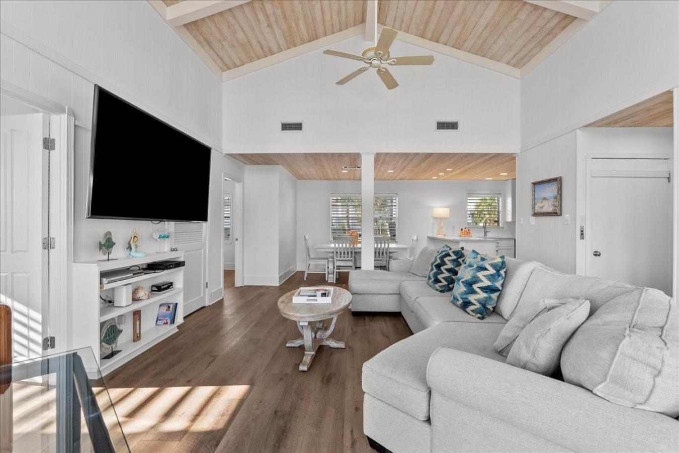 Galveston, Galveston, 77554, United States, 4 Bedrooms Bedrooms, ,3 BathroomsBathrooms,Residential,For Sale,1967452