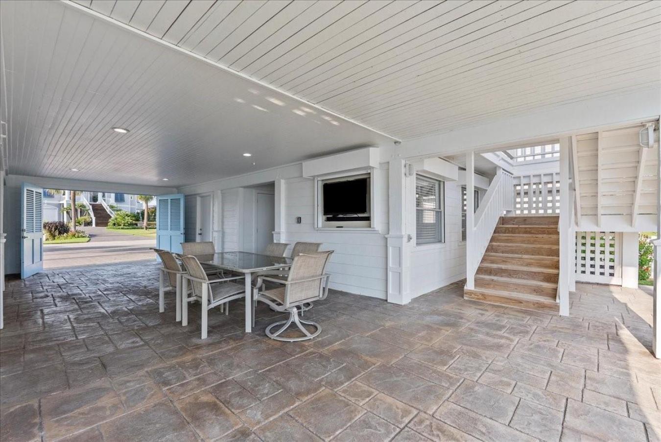 Galveston, Galveston, 77554, United States, 4 Bedrooms Bedrooms, ,3 BathroomsBathrooms,Residential,For Sale,1967452