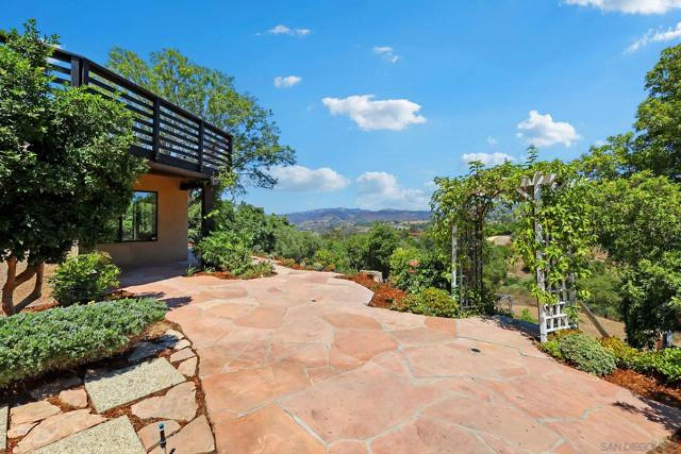 Fallbrook, San Diego, 92028, United States, 4 Bedrooms Bedrooms, ,3 BathroomsBathrooms,Residential,For Sale,1967451