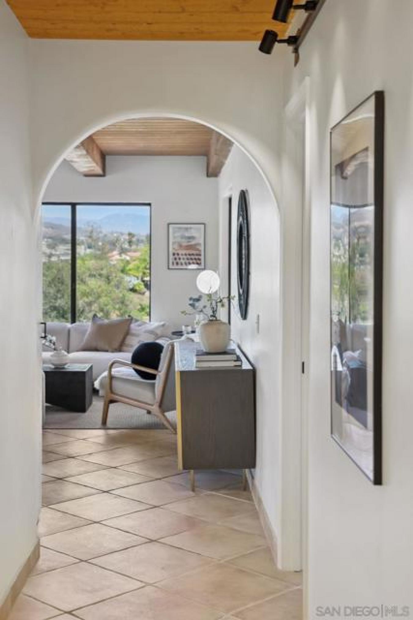 Fallbrook, San Diego, 92028, United States, 4 Bedrooms Bedrooms, ,3 BathroomsBathrooms,Residential,For Sale,1967451