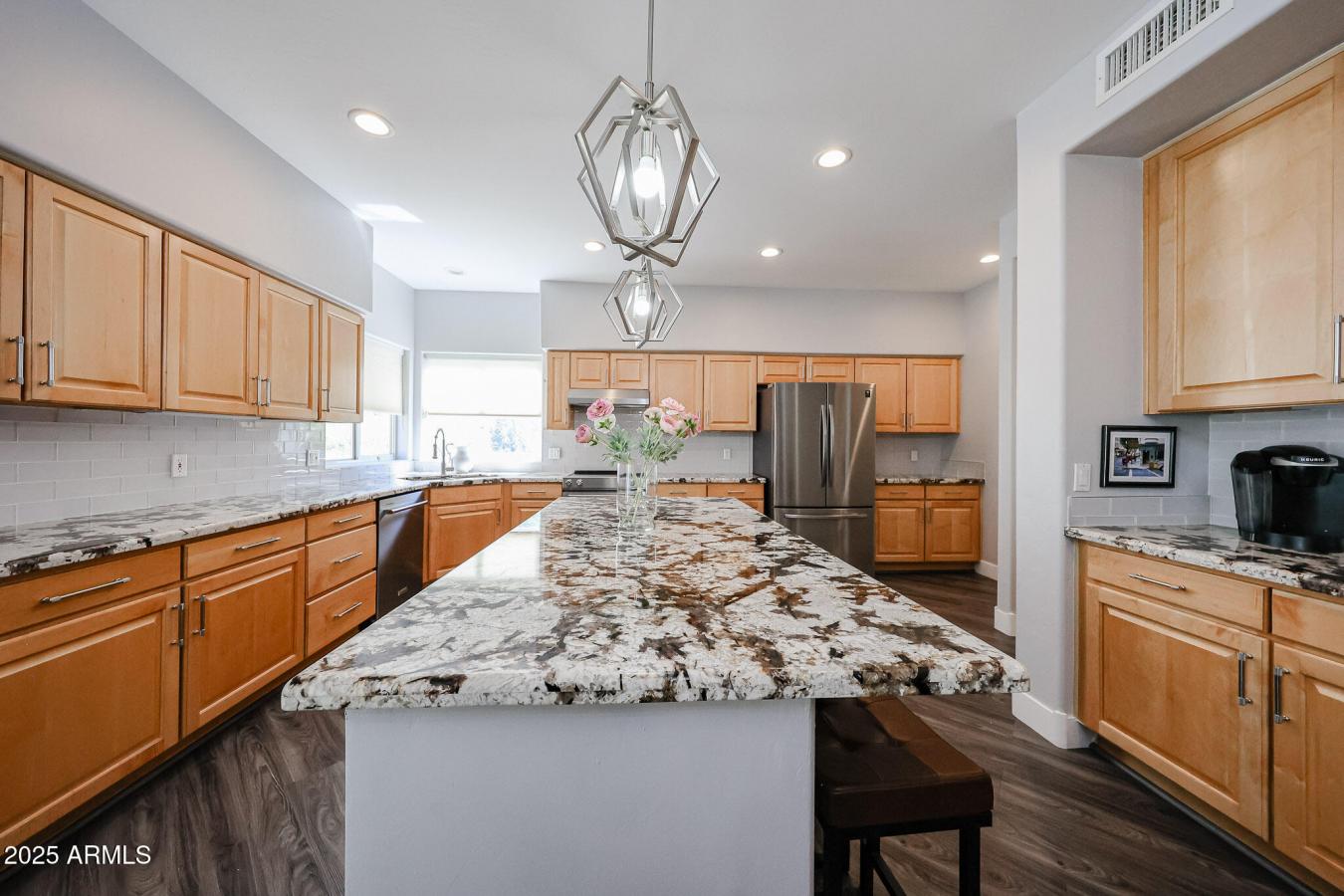 Phoenix, Maricopa, 85020, United States, 3 Bedrooms Bedrooms, ,4 BathroomsBathrooms,Residential,For Sale,1967449