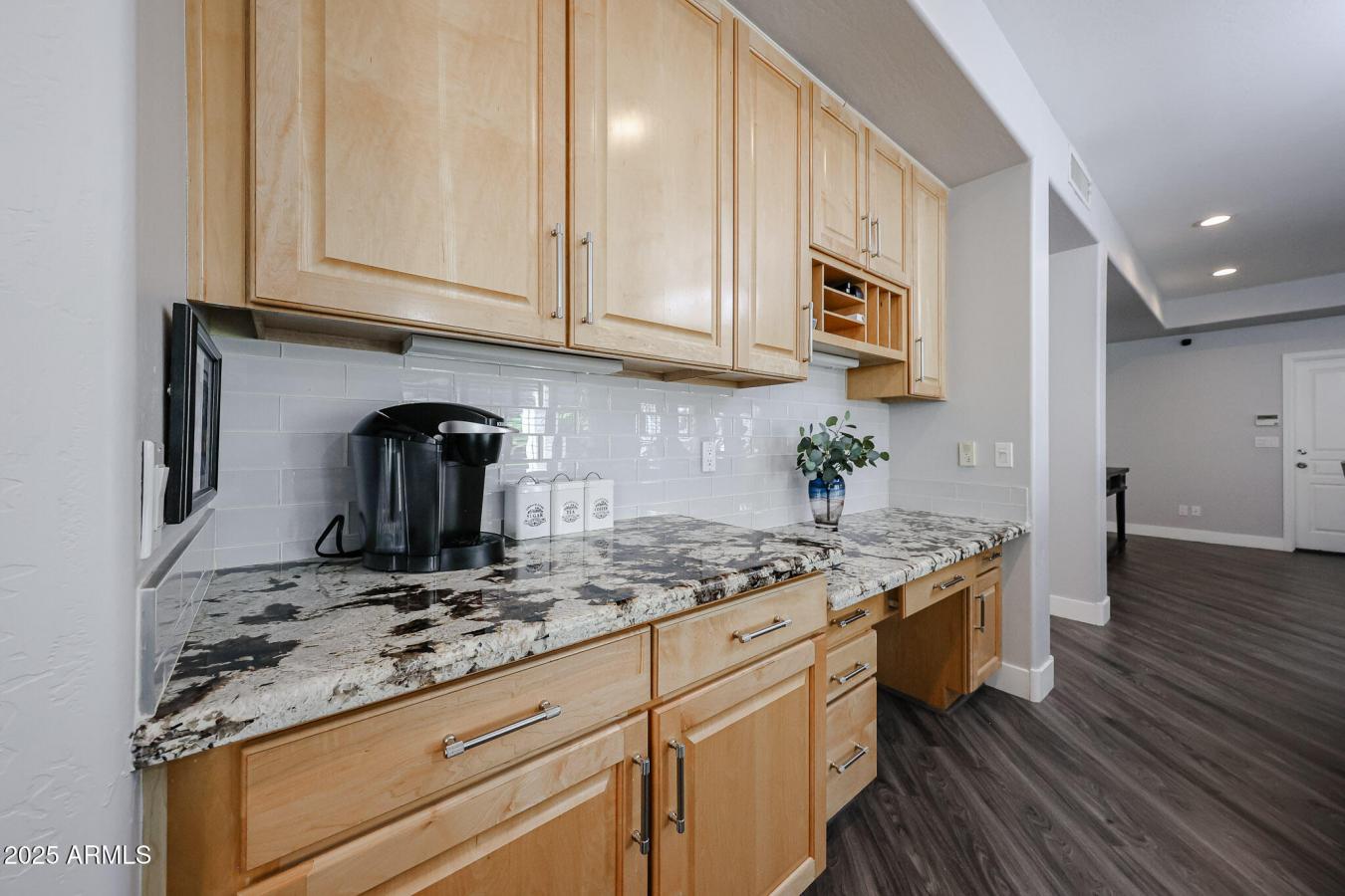 Phoenix, Maricopa, 85020, United States, 3 Bedrooms Bedrooms, ,4 BathroomsBathrooms,Residential,For Sale,1967449