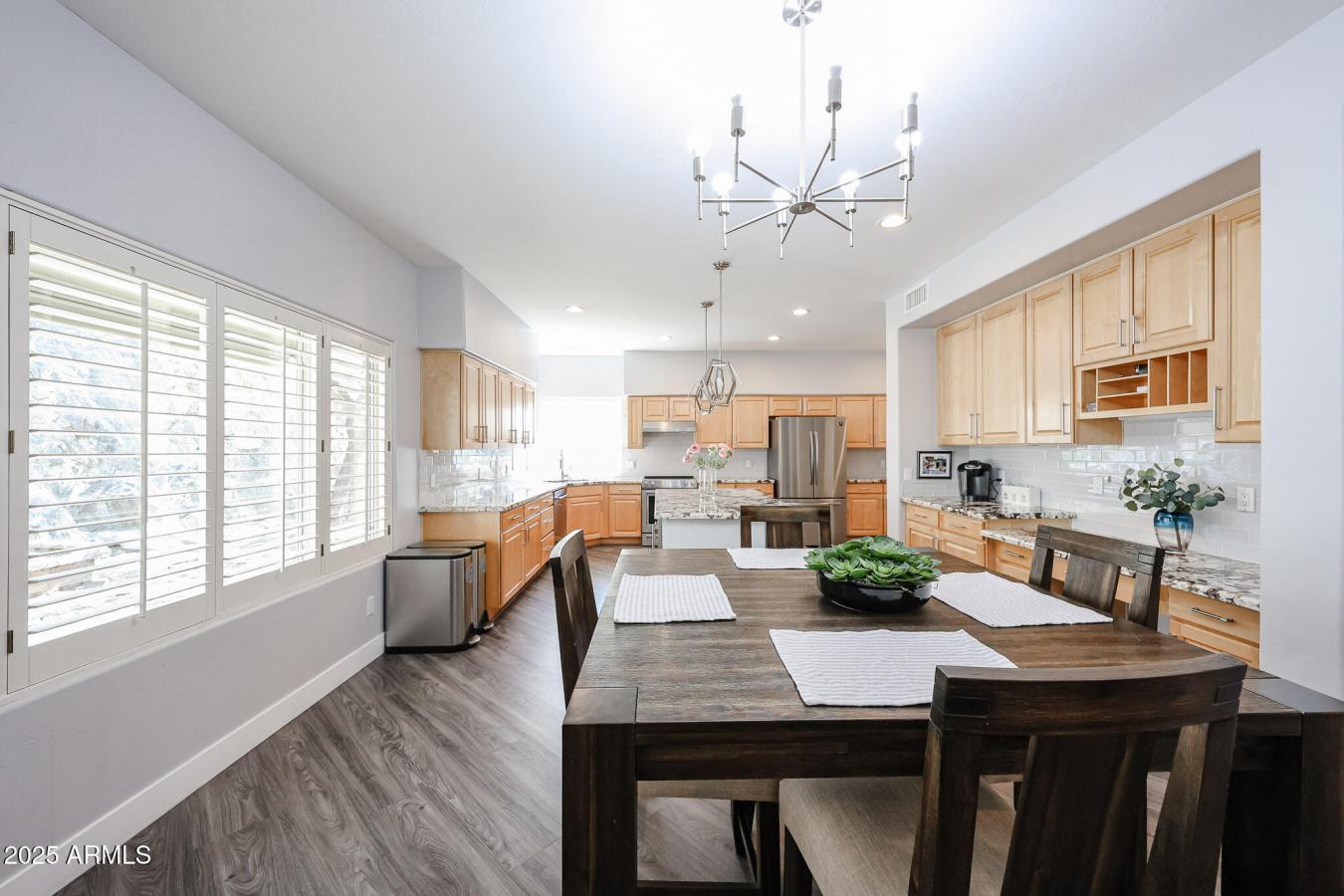 Phoenix, Maricopa, 85020, United States, 3 Bedrooms Bedrooms, ,4 BathroomsBathrooms,Residential,For Sale,1967449