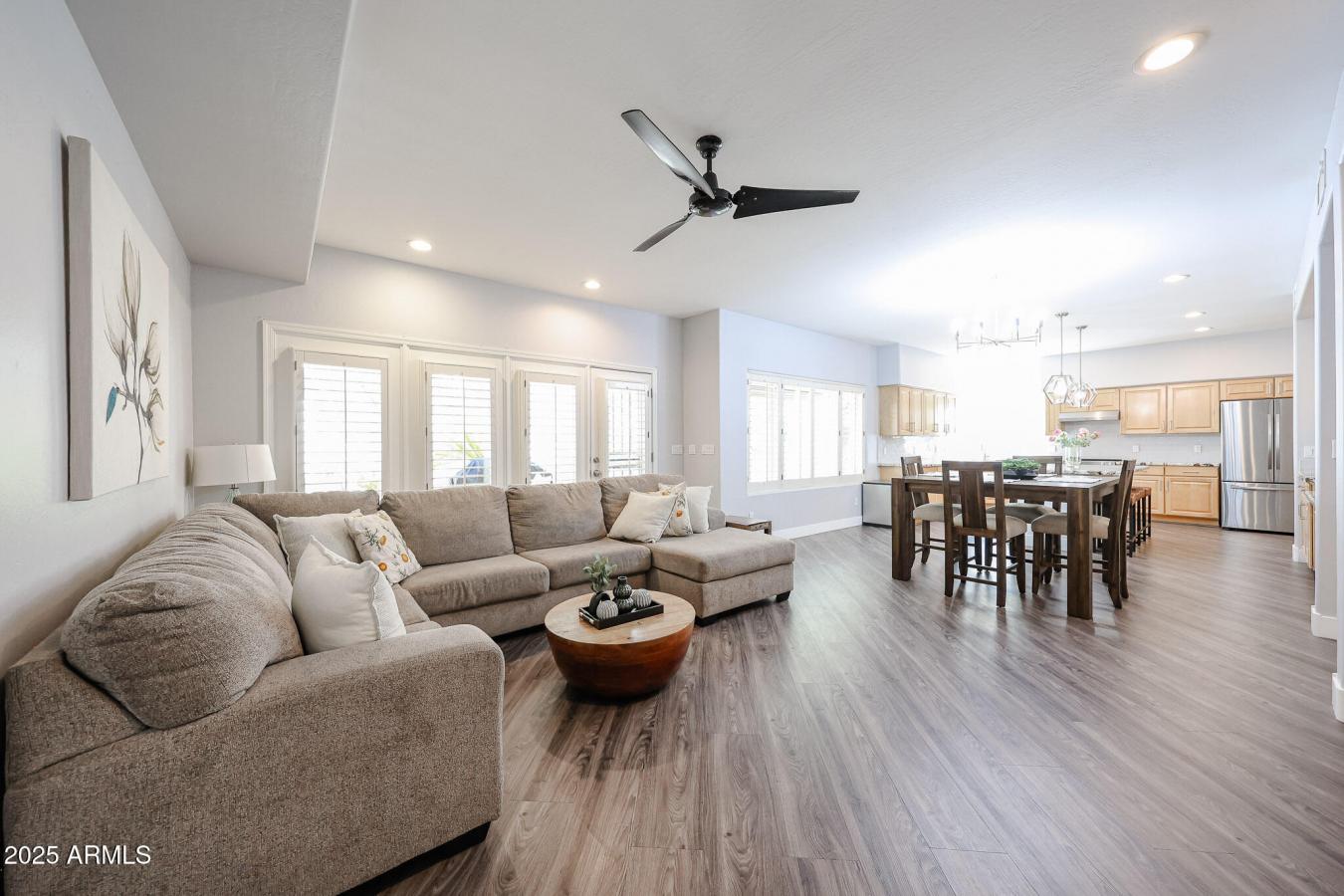 Phoenix, Maricopa, 85020, United States, 3 Bedrooms Bedrooms, ,4 BathroomsBathrooms,Residential,For Sale,1967449