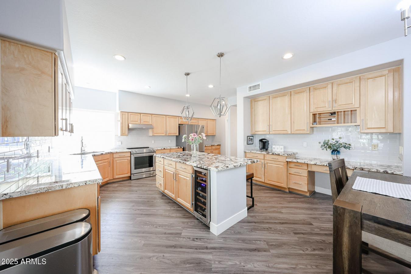 Phoenix, Maricopa, 85020, United States, 3 Bedrooms Bedrooms, ,4 BathroomsBathrooms,Residential,For Sale,1967449