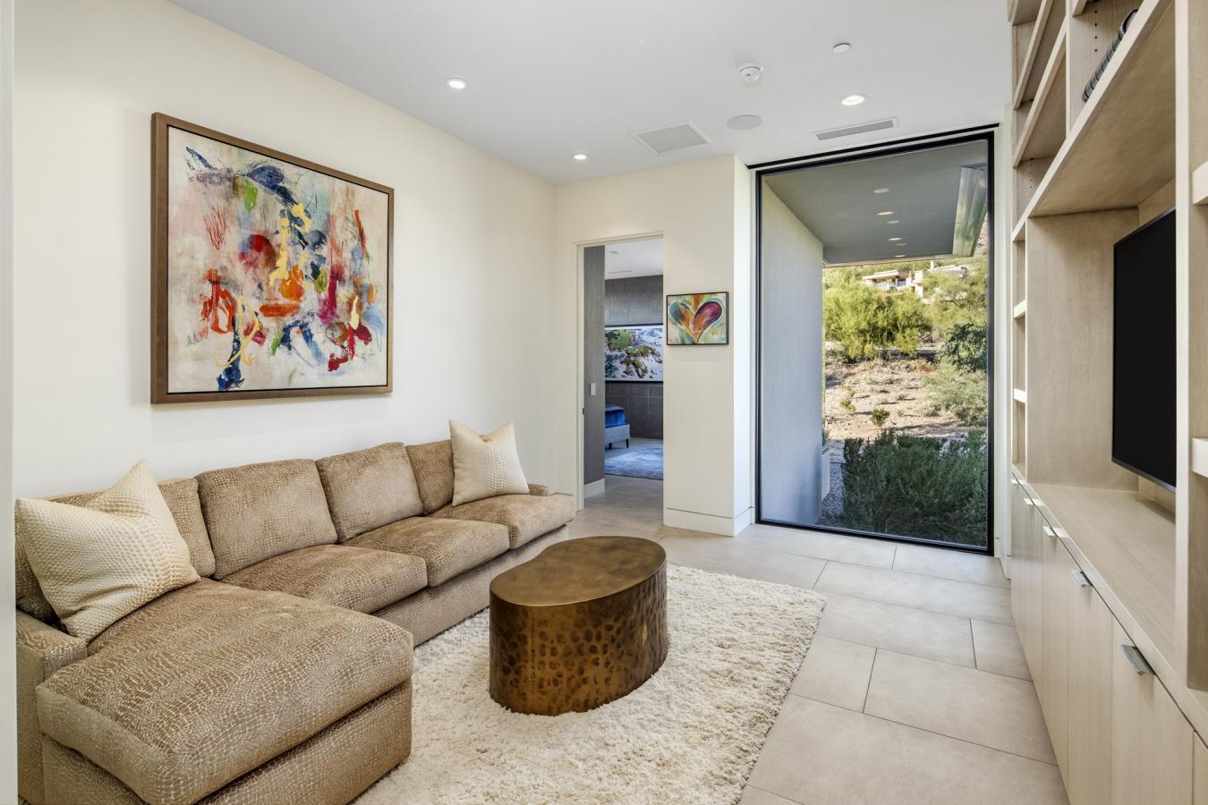 Paradise Valley, Arizona, 85253, United States, 5 Bedrooms Bedrooms, ,2 BathroomsBathrooms,Residential,For Sale,1966107