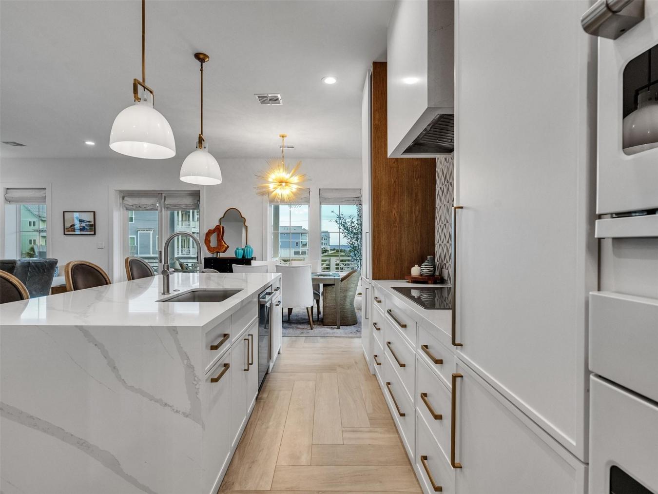 Galveston, Galveston, 77554, United States, 4 Bedrooms Bedrooms, ,3 BathroomsBathrooms,Residential,For Sale,1967442