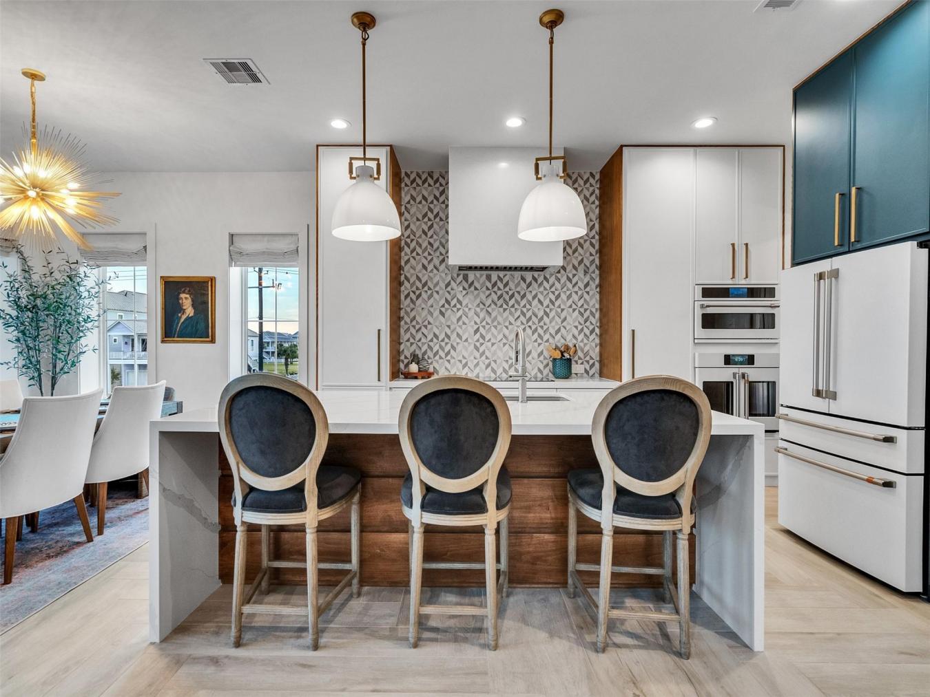 Galveston, Galveston, 77554, United States, 4 Bedrooms Bedrooms, ,3 BathroomsBathrooms,Residential,For Sale,1967442