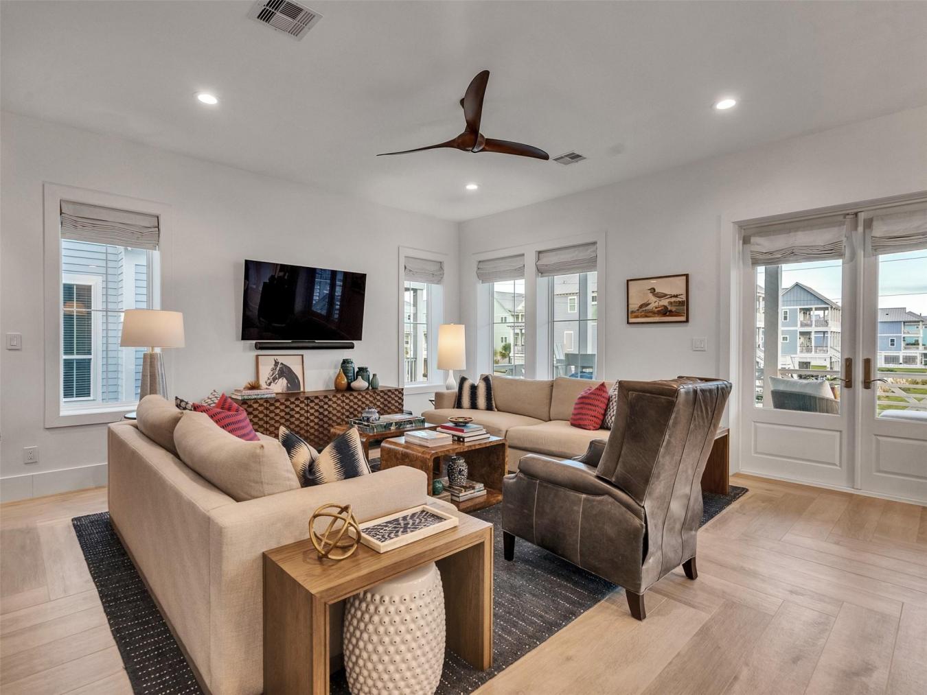 Galveston, Galveston, 77554, United States, 4 Bedrooms Bedrooms, ,3 BathroomsBathrooms,Residential,For Sale,1967442