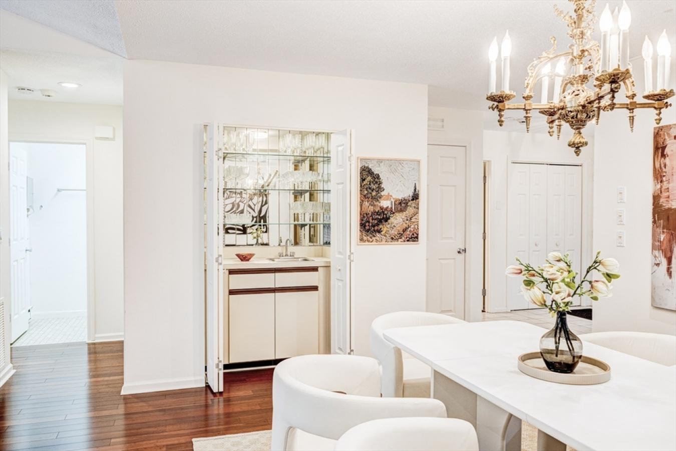 Newton, Middlesex, 02459, United States, 2 Bedrooms Bedrooms, ,3 BathroomsBathrooms,Residential,For Sale,1967440