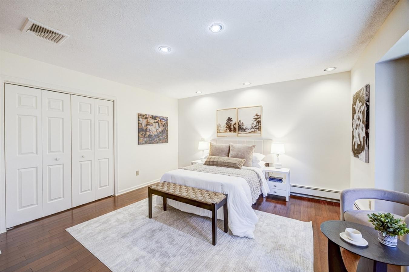 Newton, Middlesex, 02459, United States, 2 Bedrooms Bedrooms, ,3 BathroomsBathrooms,Residential,For Sale,1967440