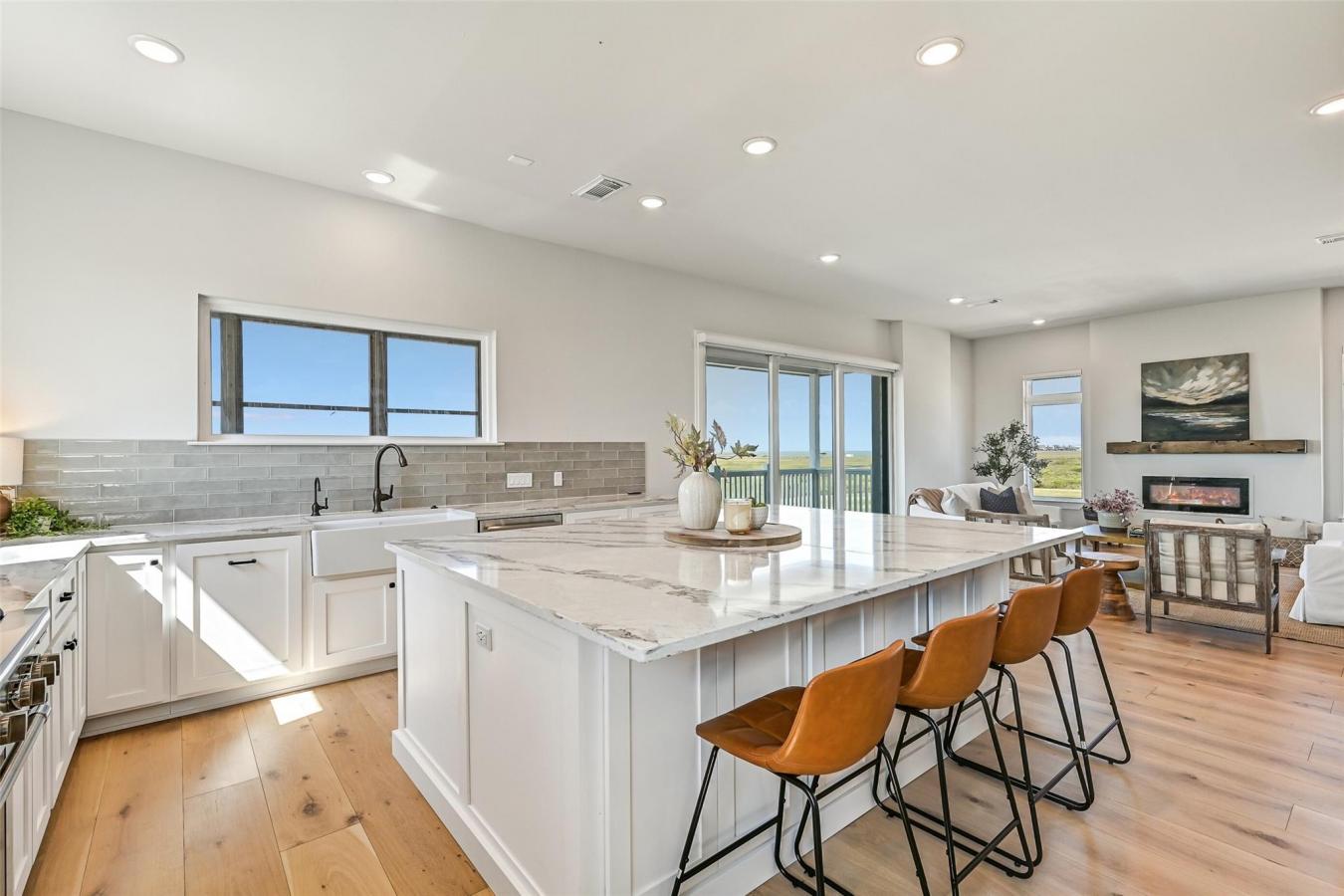 Freeport, Brazoria, 77541, United States, 5 Bedrooms Bedrooms, ,4 BathroomsBathrooms,Residential,For Sale,1967439