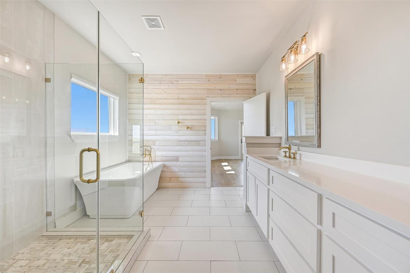 Freeport, Brazoria, 77541, United States, 5 Bedrooms Bedrooms, ,4 BathroomsBathrooms,Residential,For Sale,1967439