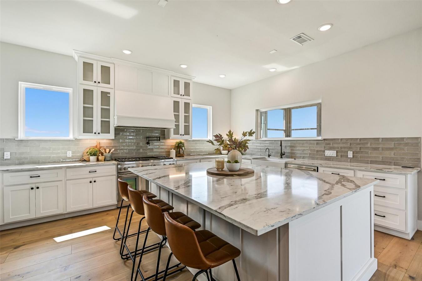 Freeport, Brazoria, 77541, United States, 5 Bedrooms Bedrooms, ,4 BathroomsBathrooms,Residential,For Sale,1967439