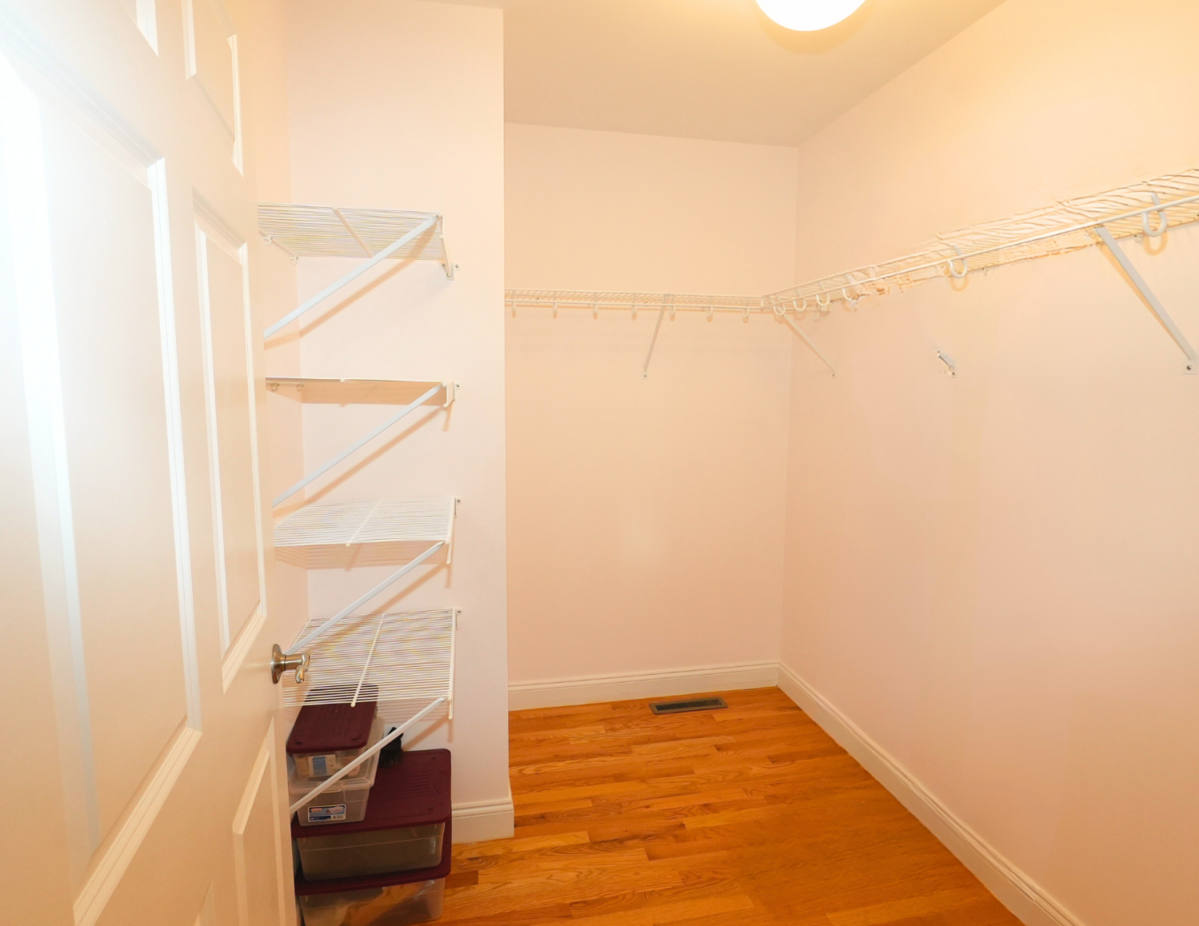 Westborough, Massachusetts, 01581, United States, 3 Bedrooms Bedrooms, ,2 BathroomsBathrooms,Residential,For Sale,1967437