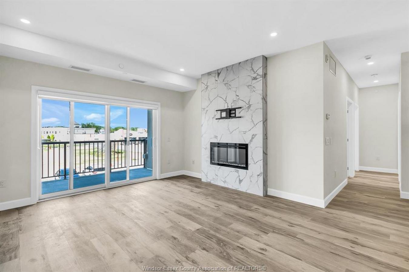 LaSalle, ON, N9J 1X7, Canada, 2 Bedrooms Bedrooms, ,2 BathroomsBathrooms,Residential,For Sale,1967436