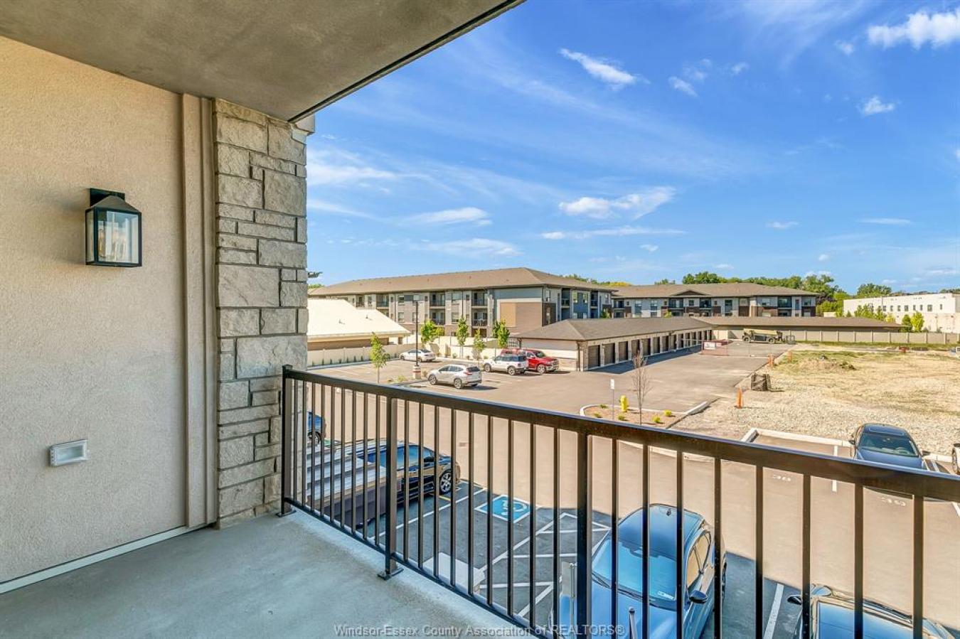 LaSalle, ON, N9J 1X7, Canada, 2 Bedrooms Bedrooms, ,2 BathroomsBathrooms,Residential,For Sale,1967436