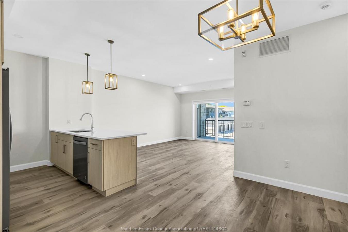 LaSalle, ON, N9J 1X7, Canada, 2 Bedrooms Bedrooms, ,2 BathroomsBathrooms,Residential,For Sale,1967436