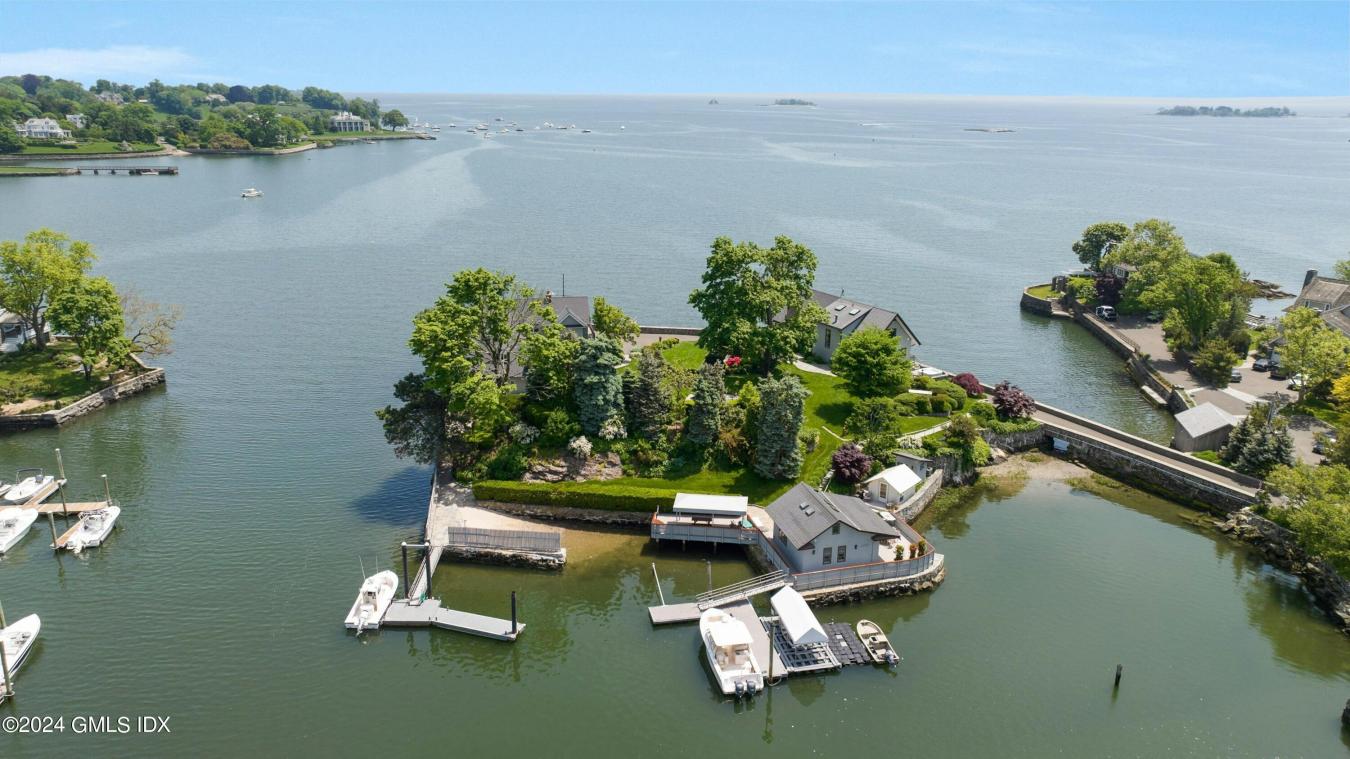 Greenwich, Connecticut, 06830, United States, 7 Bedrooms Bedrooms, ,5 BathroomsBathrooms,Residential,For Sale,1967433