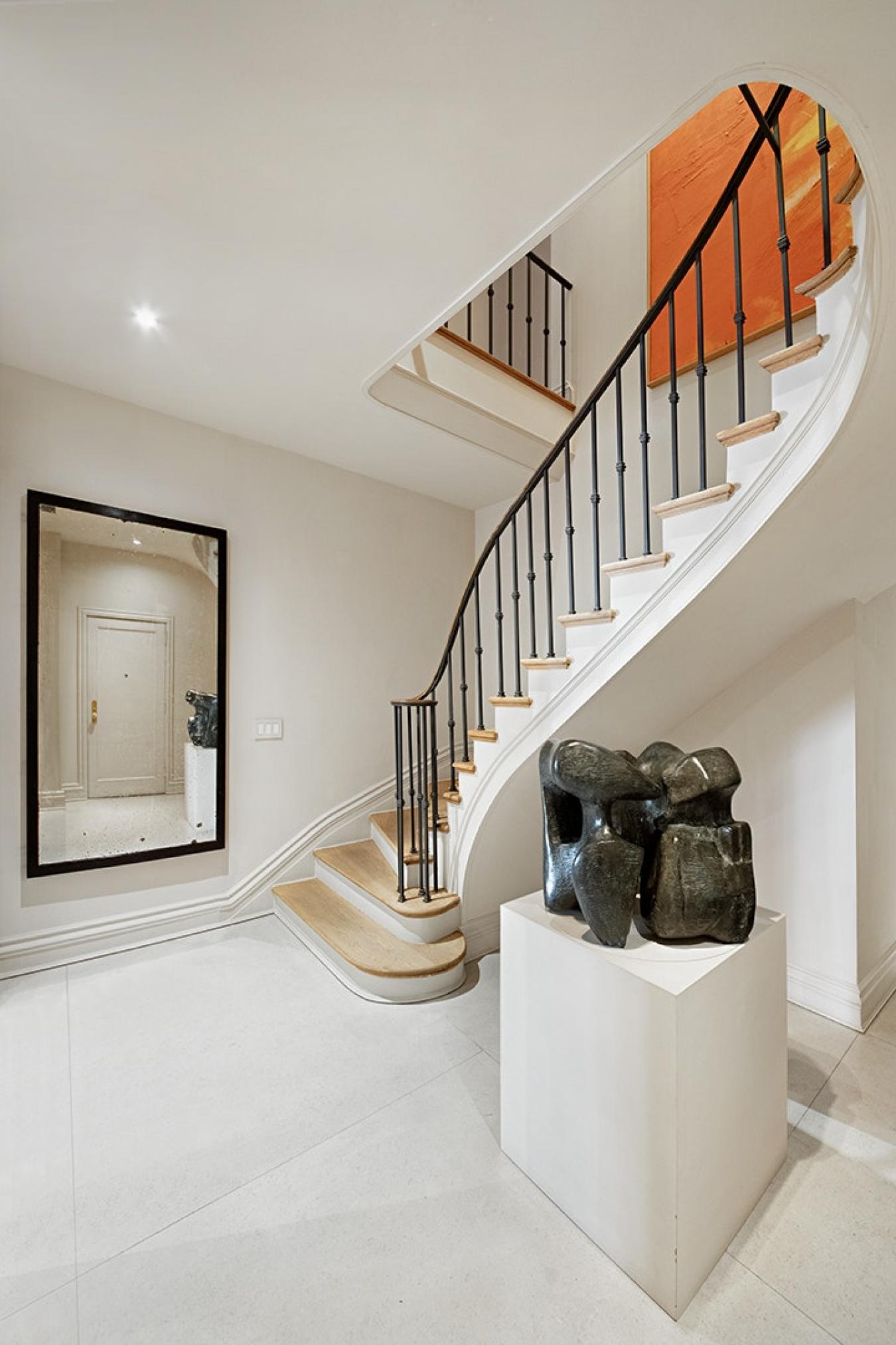 New York, New York, 10021, United States, 3 Bedrooms Bedrooms, ,3 BathroomsBathrooms,Residential,For Sale,1967430