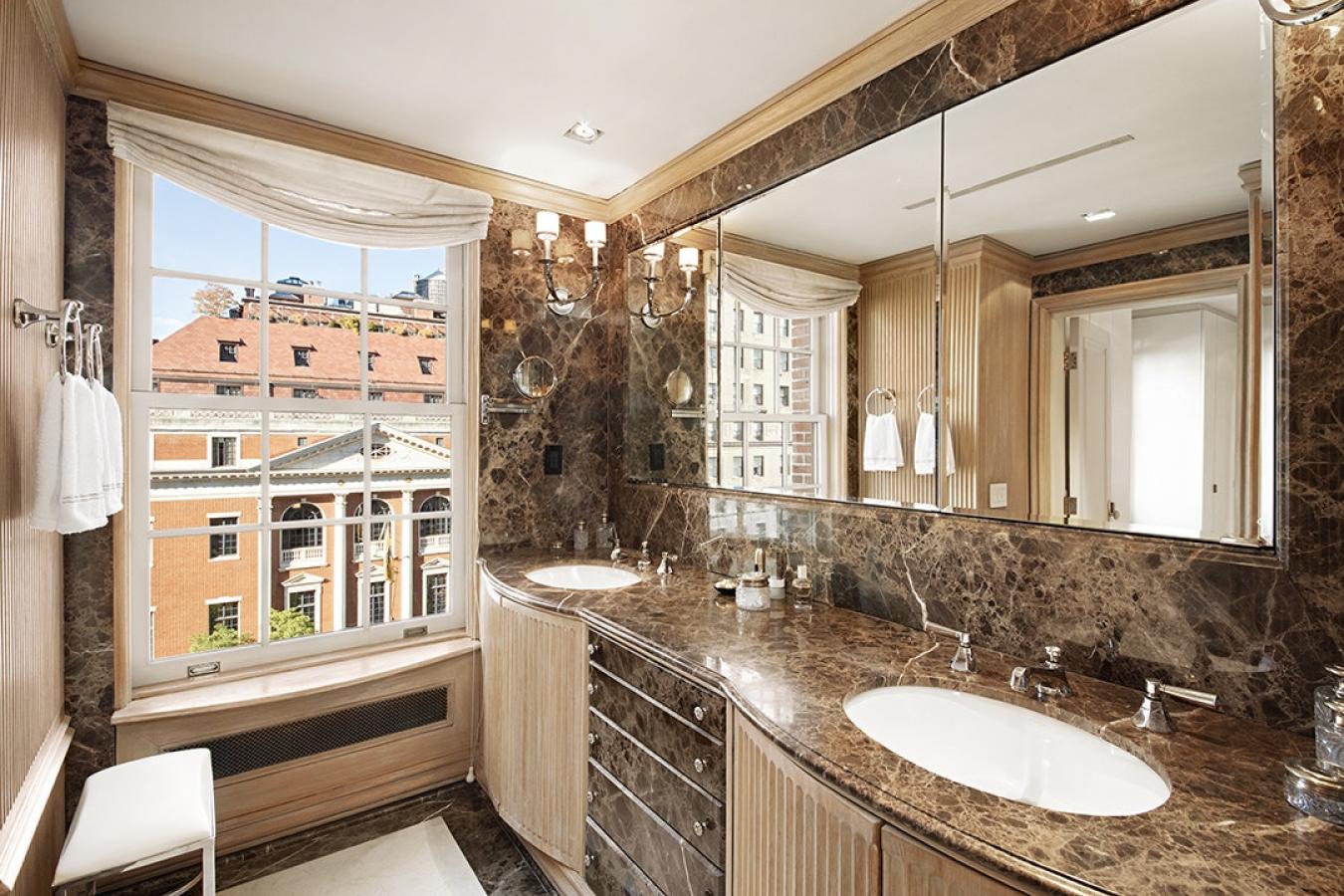 New York, New York, 10021, United States, 3 Bedrooms Bedrooms, ,3 BathroomsBathrooms,Residential,For Sale,1967430