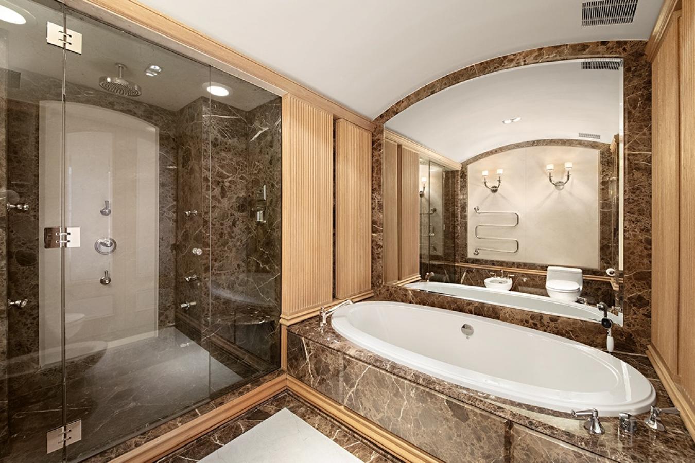 New York, New York, 10021, United States, 3 Bedrooms Bedrooms, ,3 BathroomsBathrooms,Residential,For Sale,1967430