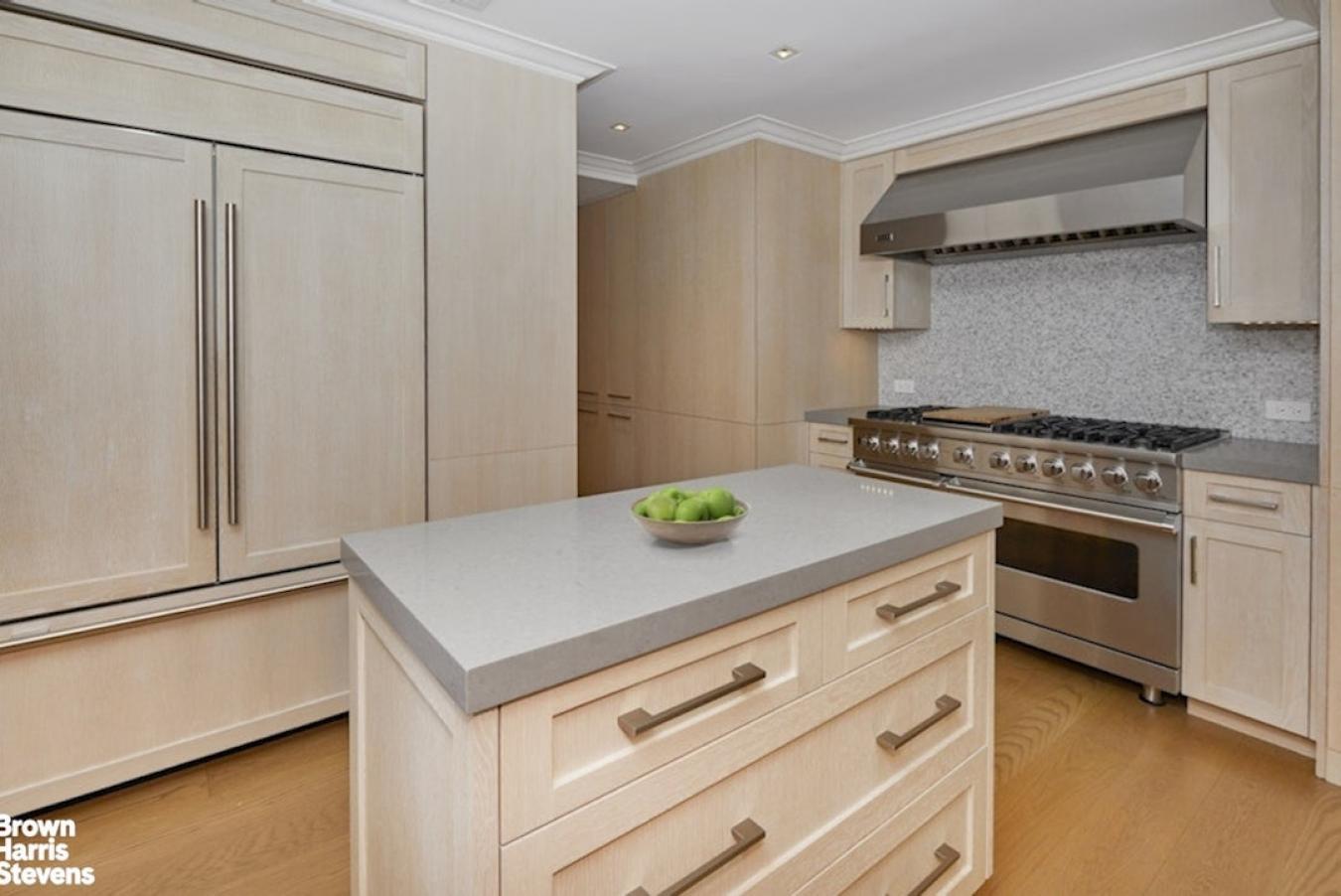 New York, New York, 10021, United States, 4 Bedrooms Bedrooms, ,4 BathroomsBathrooms,Residential,For Sale,1967429