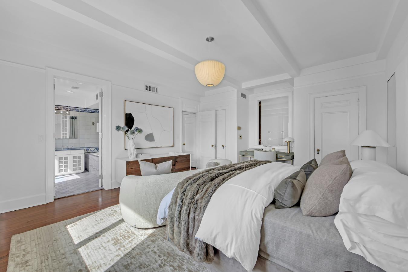 New York, New York, 10024, United States, 2 Bedrooms Bedrooms, ,2 BathroomsBathrooms,Residential,For Sale,1967428