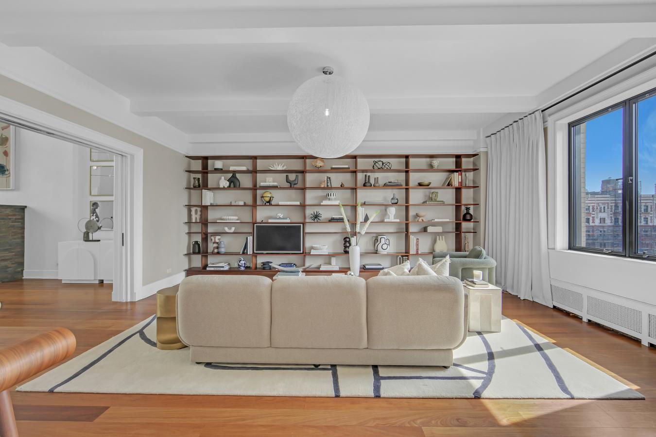 New York, New York, 10024, United States, 2 Bedrooms Bedrooms, ,2 BathroomsBathrooms,Residential,For Sale,1967428