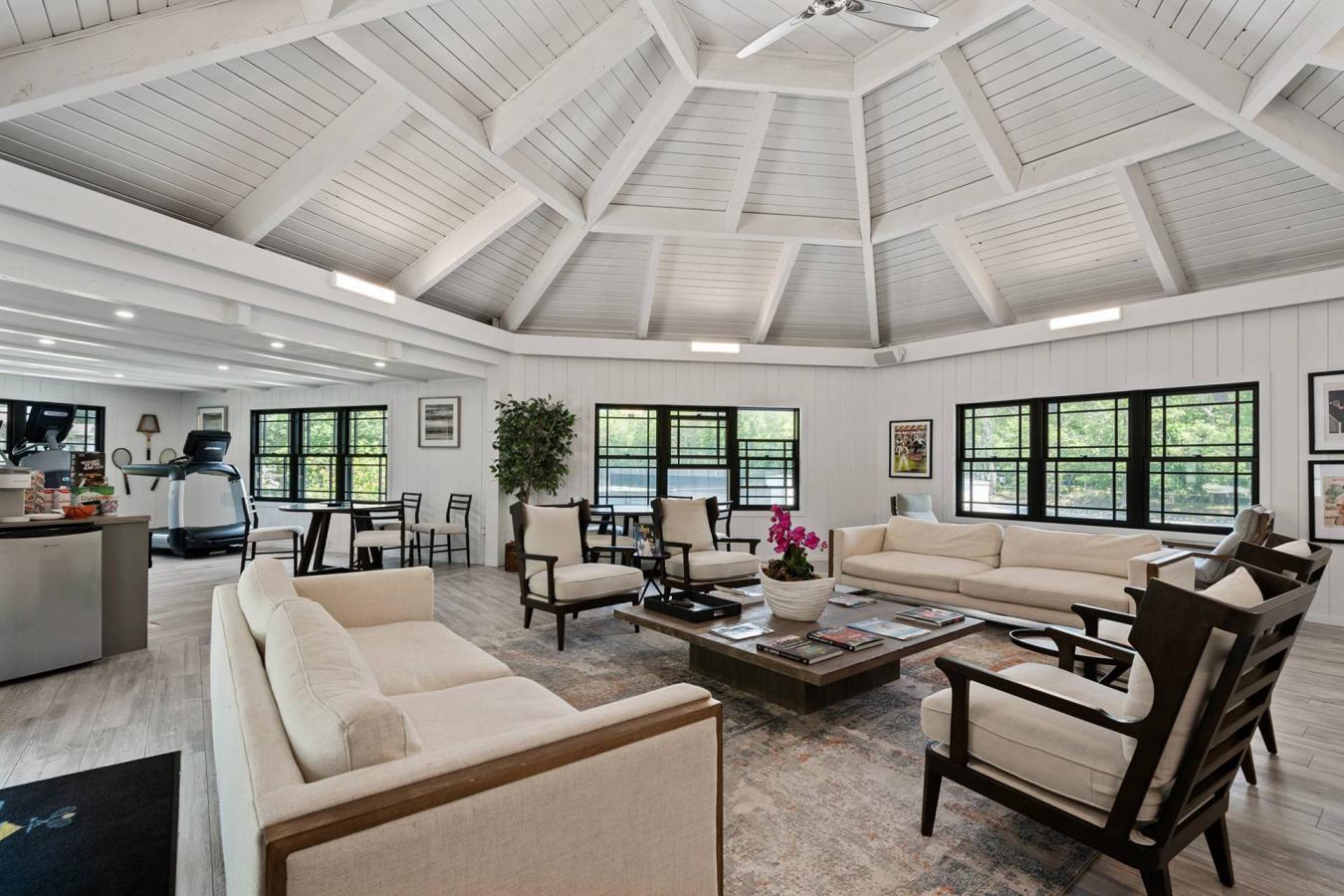 Westhampton, New York, 11977, United States, ,Residential,For Sale,1967426