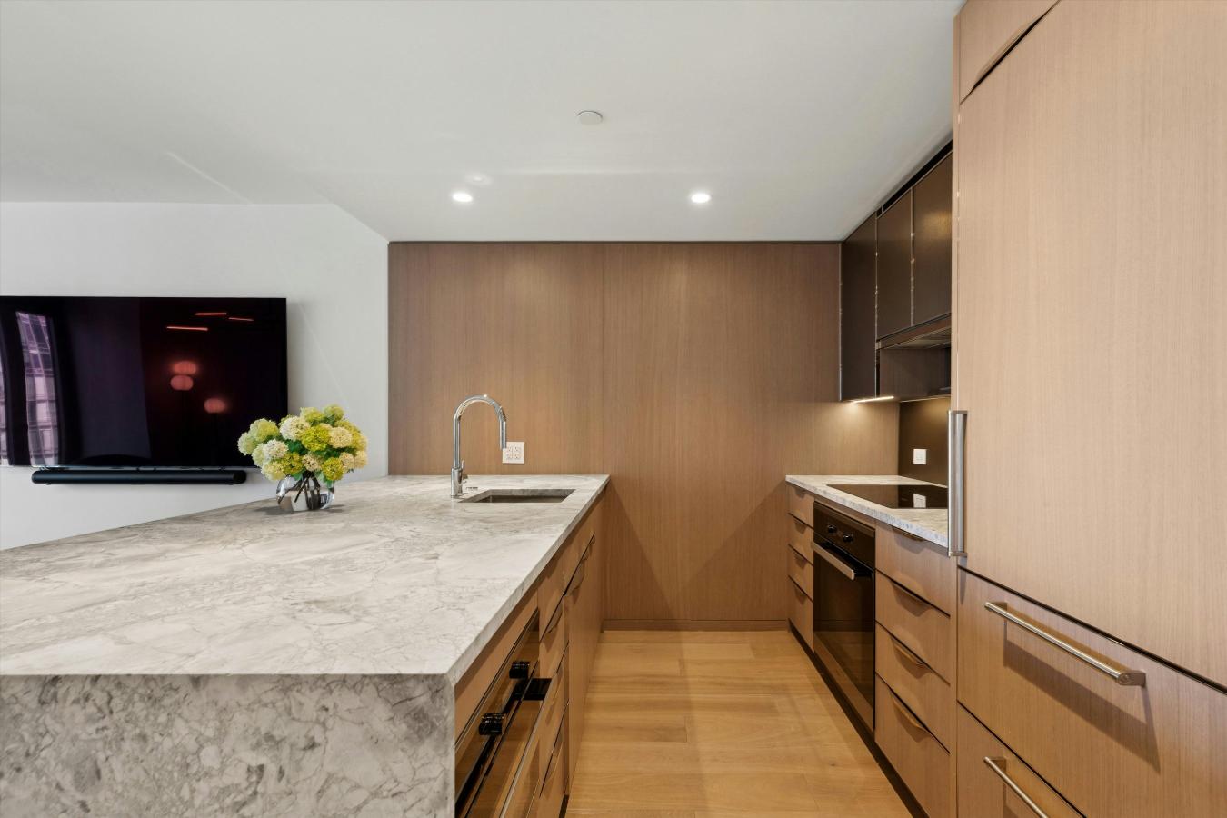 New York, New York, 10019, United States, 2 Bedrooms Bedrooms, ,2 BathroomsBathrooms,Residential,For Sale,1967425