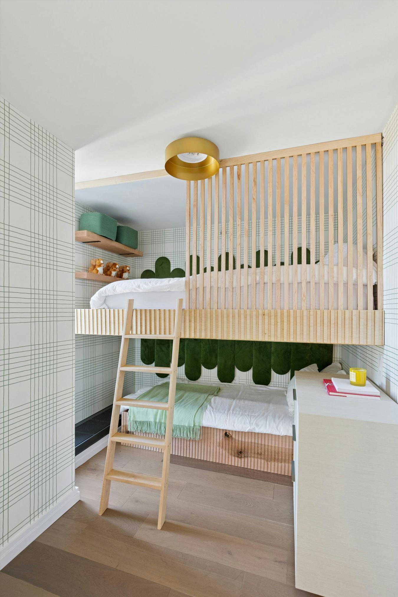 New York, New York, 10019, United States, 2 Bedrooms Bedrooms, ,2 BathroomsBathrooms,Residential,For Sale,1967425