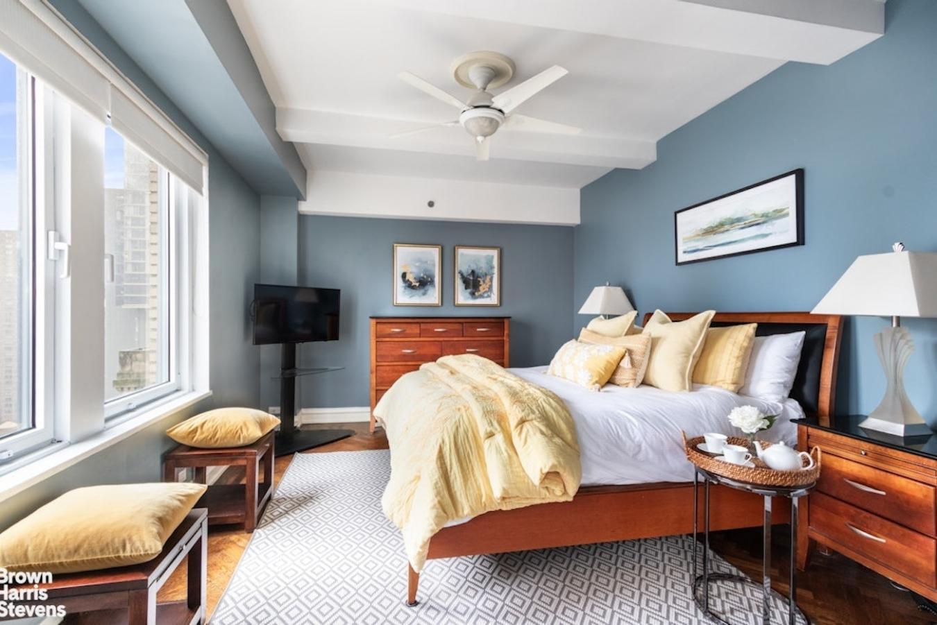 New York, New York, 10019, United States, 1 Bedroom Bedrooms, ,1 BathroomBathrooms,Residential,For Sale,1967423