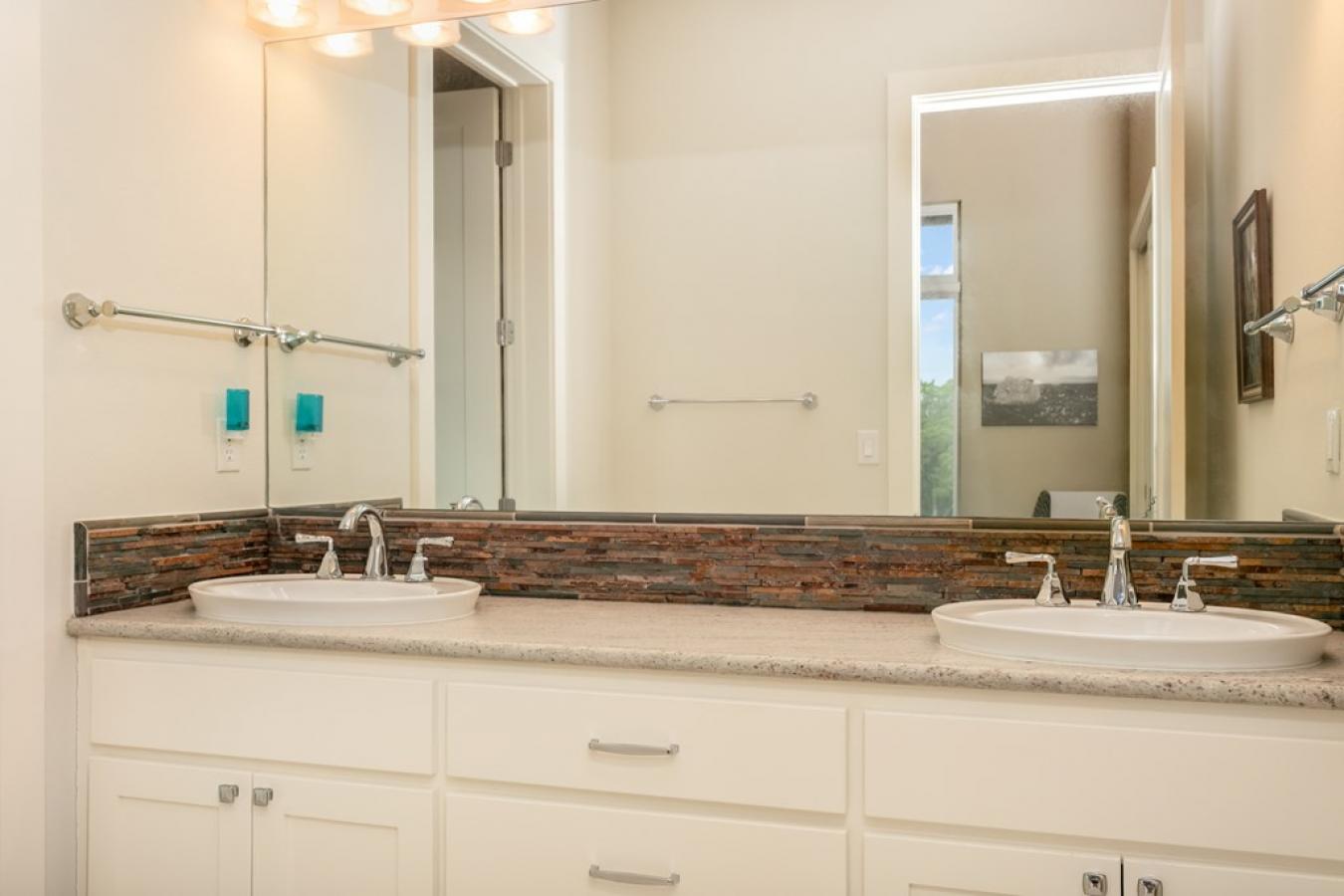 Fredericksburg, Gillespie, 78624, United States, ,Residential,For Sale,1967447