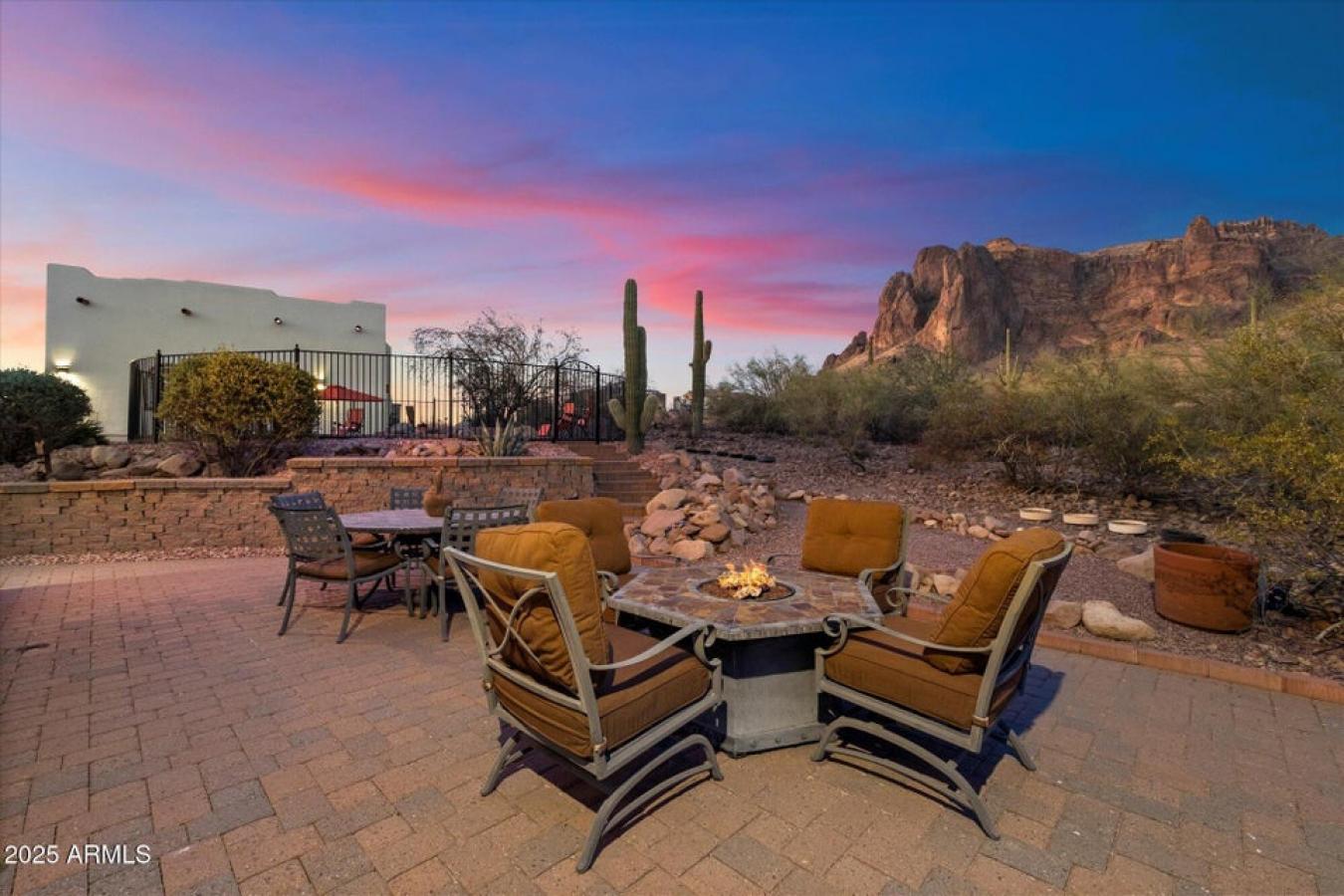 Apache junction, Arizona, 85119, United States, 3 Bedrooms Bedrooms, ,3 BathroomsBathrooms,Residential,For Sale,1967444