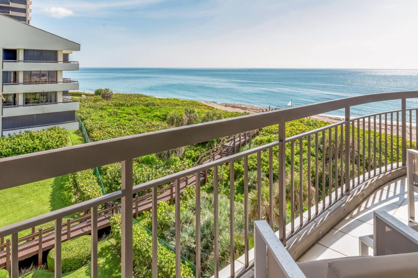Discover oceanfront luxury while staying in this direct ocean view ren – image 8
