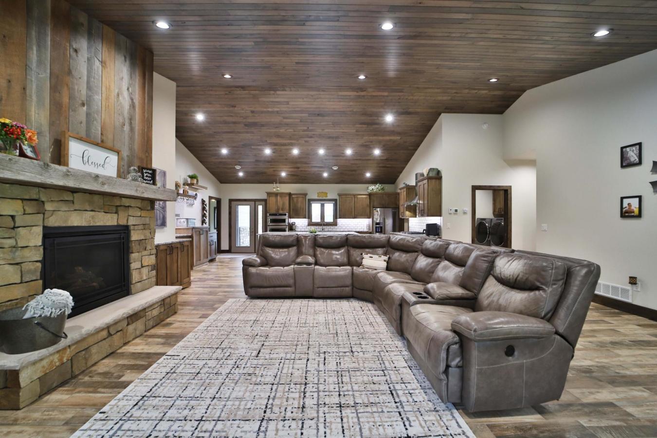 Menahga, Wadena, 56464, United States, 3 Bedrooms Bedrooms, ,4 BathroomsBathrooms,Residential,For Sale,1968594