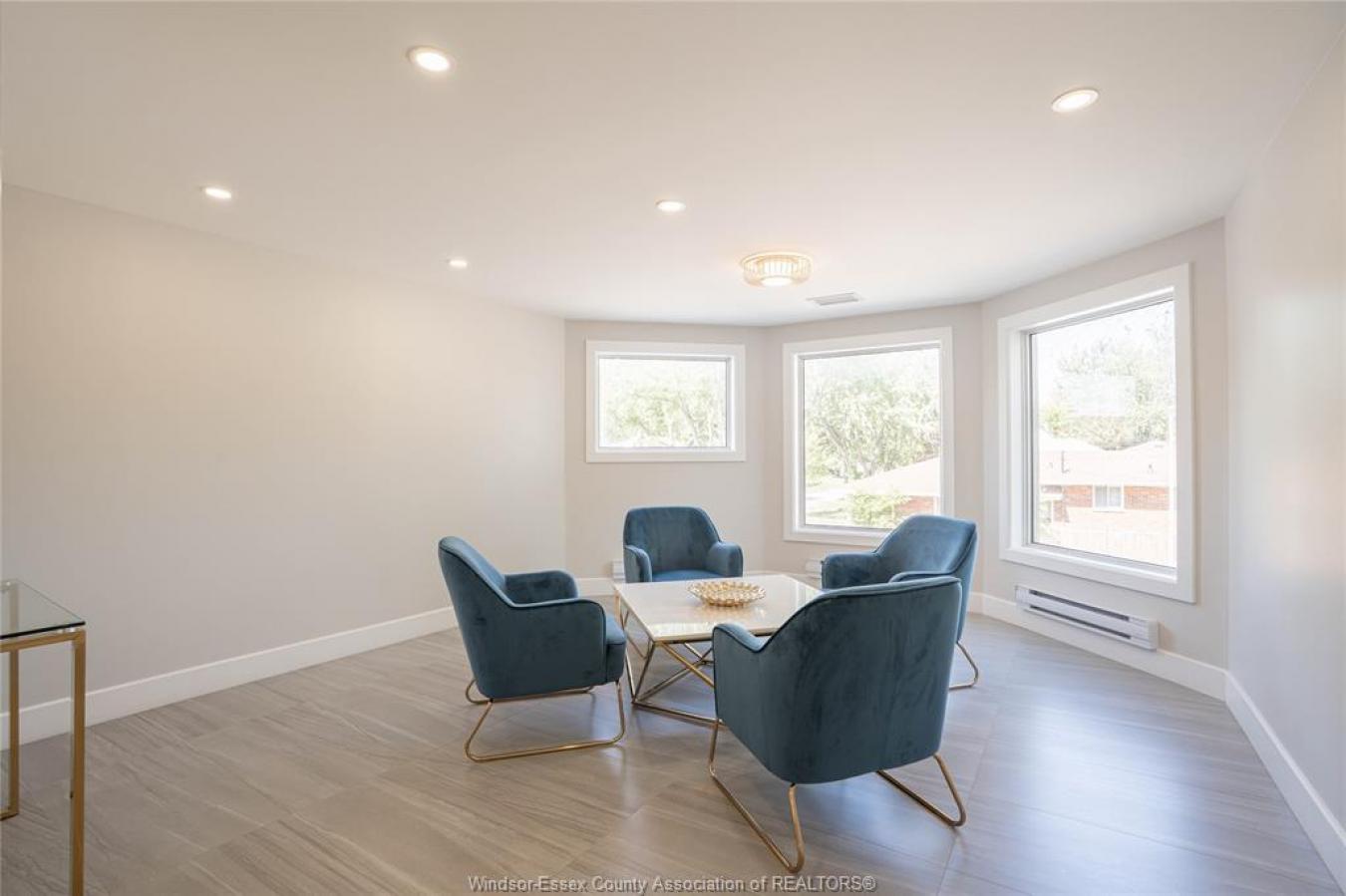 Windsor, ON, N8S 2E2, Canada, 2 Bedrooms Bedrooms, ,2 BathroomsBathrooms,Residential,For Sale,1968585