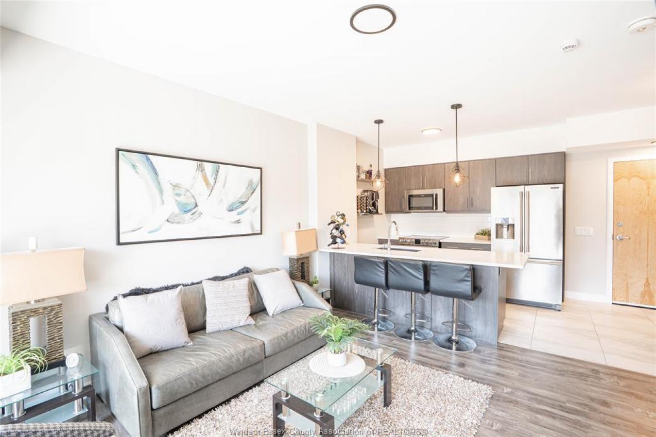 Windsor, ON, N8S 2E2, Canada, 2 Bedrooms Bedrooms, ,2 BathroomsBathrooms,Residential,For Sale,1968585