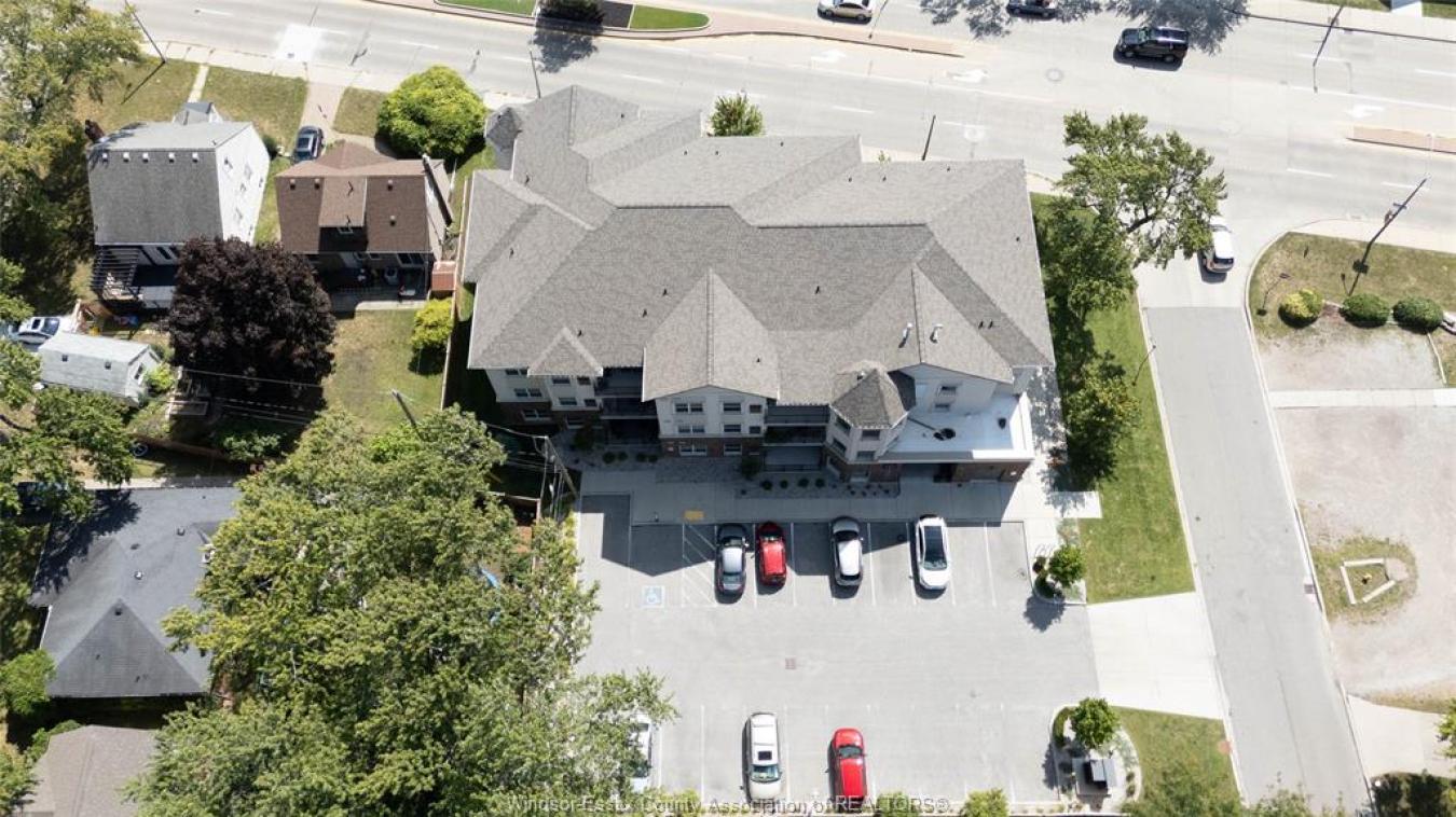 Windsor, ON, N8S 2E2, Canada, 2 Bedrooms Bedrooms, ,2 BathroomsBathrooms,Residential,For Sale,1968585