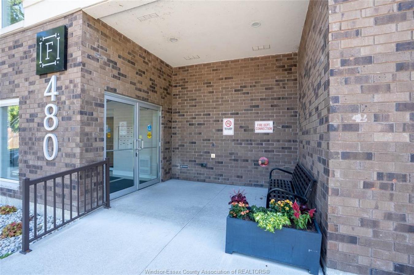 Windsor, ON, N8S 2E2, Canada, 2 Bedrooms Bedrooms, ,2 BathroomsBathrooms,Residential,For Sale,1968585