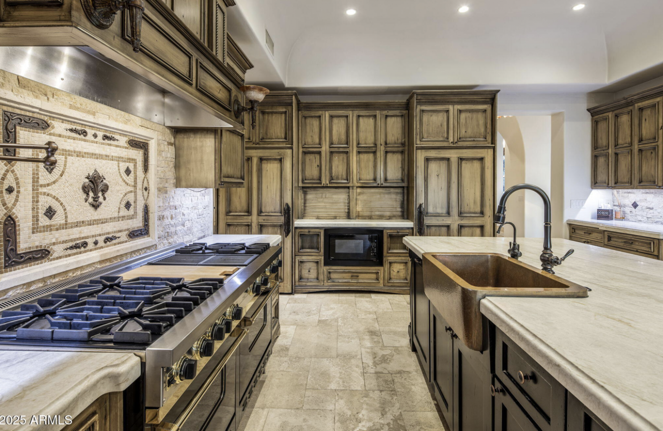 Paradise Valley, Arizona, 85253, United States, 5 Bedrooms Bedrooms, ,7 BathroomsBathrooms,Residential,For Sale,1968583