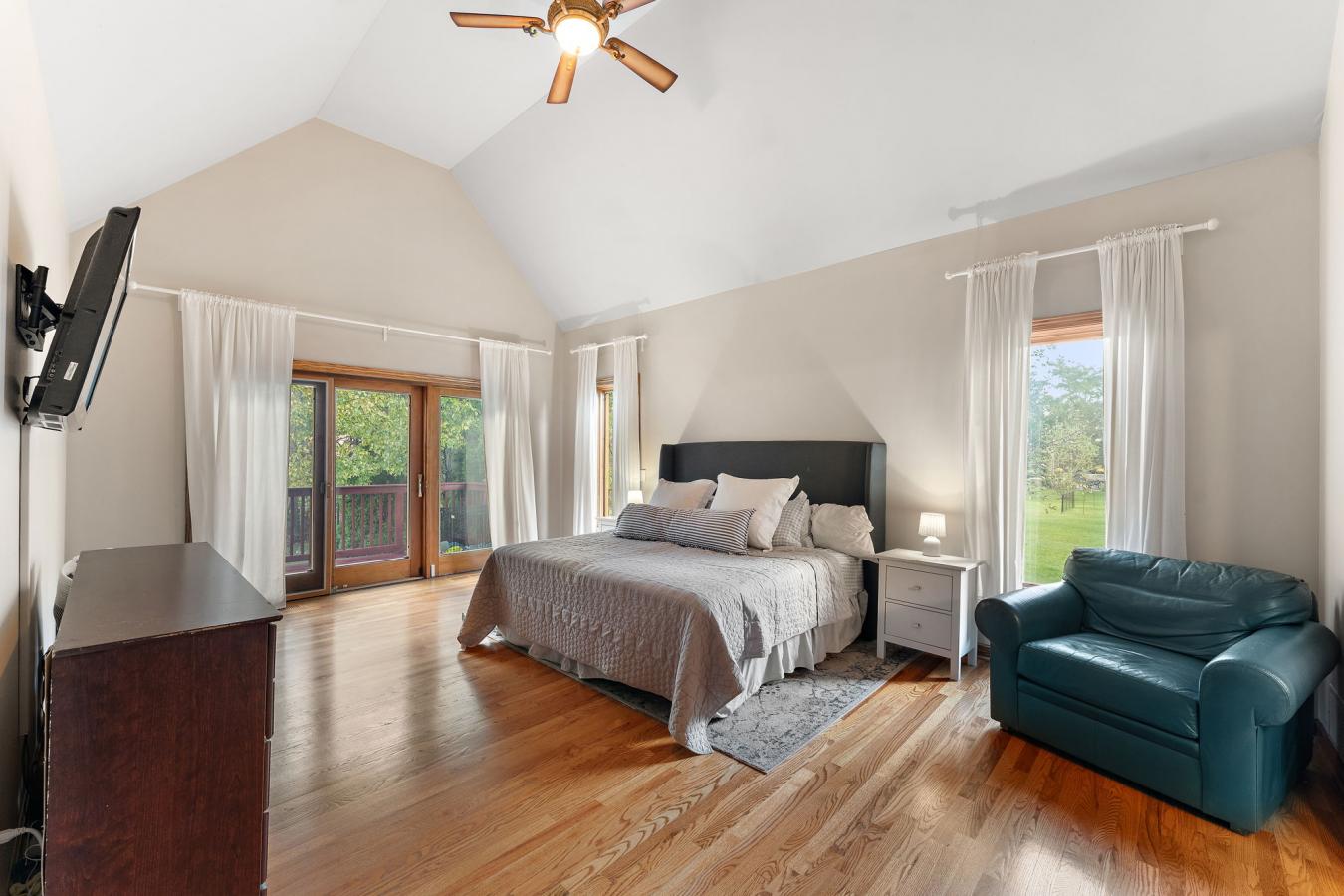 Munster, Lake, 46321, United States, 6 Bedrooms Bedrooms, ,4 BathroomsBathrooms,Residential,For Sale,1968581