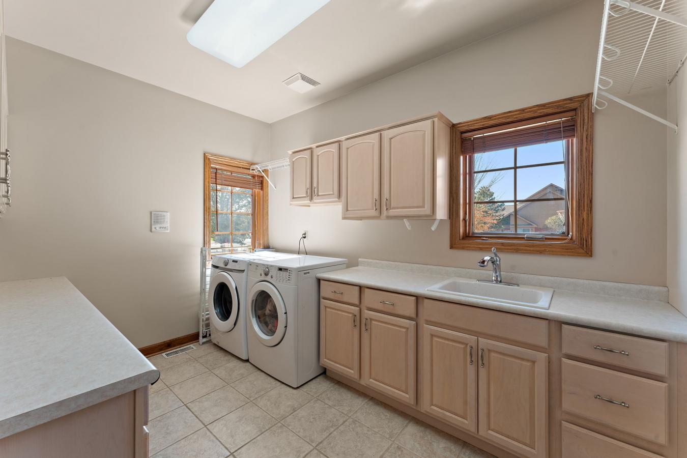 Munster, Lake, 46321, United States, 6 Bedrooms Bedrooms, ,4 BathroomsBathrooms,Residential,For Sale,1968581