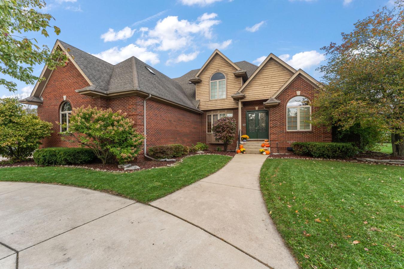 Munster, Lake, 46321, United States, 6 Bedrooms Bedrooms, ,4 BathroomsBathrooms,Residential,For Sale,1968581